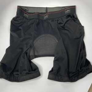 Zoic Men’s cycling shorts black mesh size medium